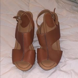 Summer wedges